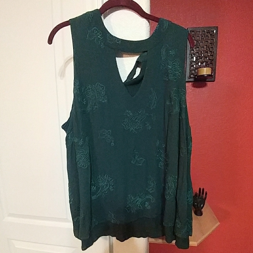 Enlarge

Embroidered Crepe Mock Neck Tank Top